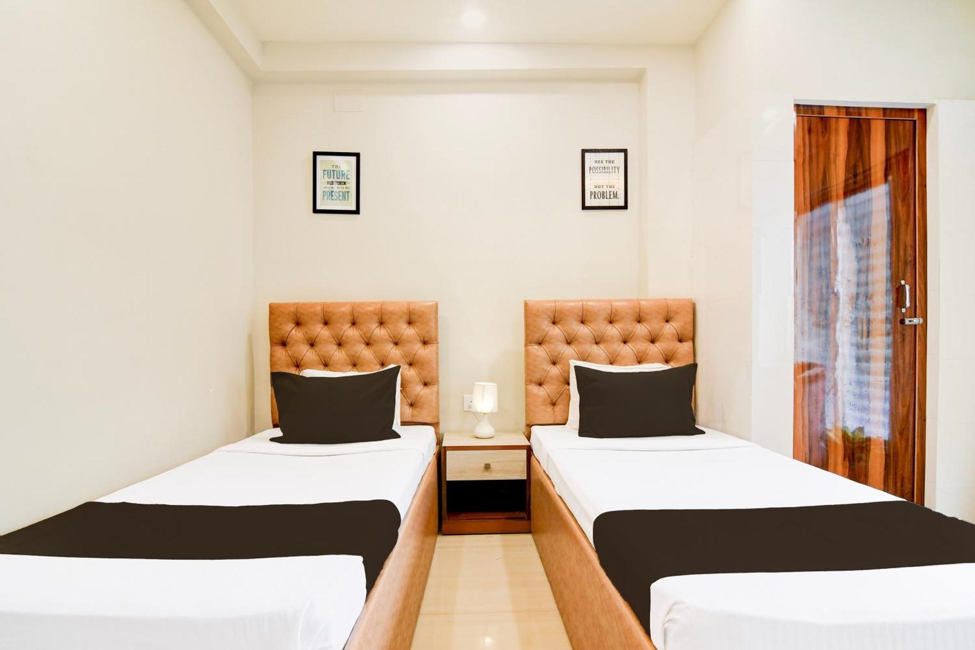 Super Townhouse Kaikhali Near Airport Kolkata Exterior photo